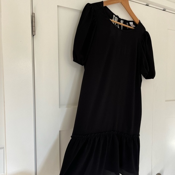 H&M Short Puff Sleeve Black Dress - Picture 4 of 8